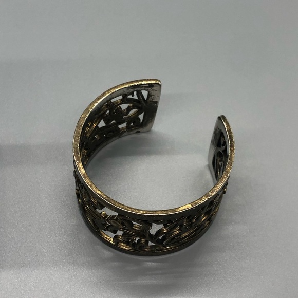 Bronze filigree style metal cuff bracelet - Picture 3 of 3
